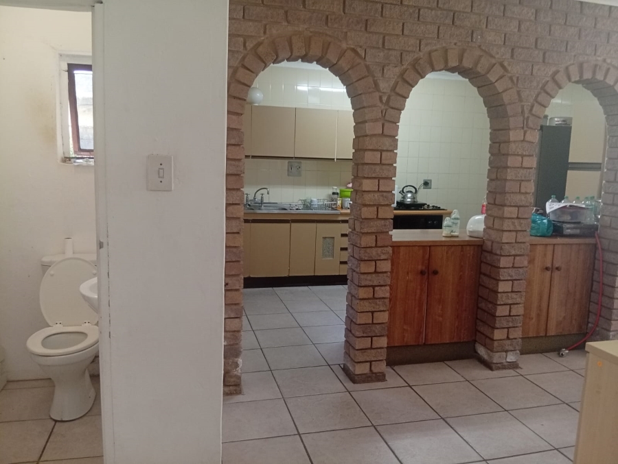 6 Bedroom Property for Sale in Escombe KwaZulu-Natal