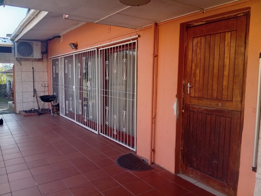 6 Bedroom Property for Sale in Escombe KwaZulu-Natal