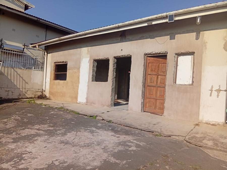 6 Bedroom Property for Sale in Escombe KwaZulu-Natal