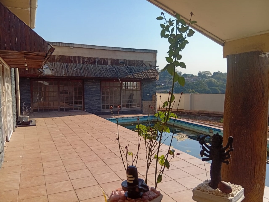 6 Bedroom Property for Sale in Escombe KwaZulu-Natal