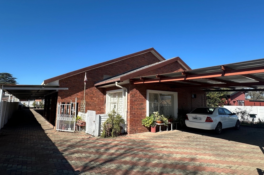 5 Bedroom Property for Sale in Lennoxton KwaZulu-Natal