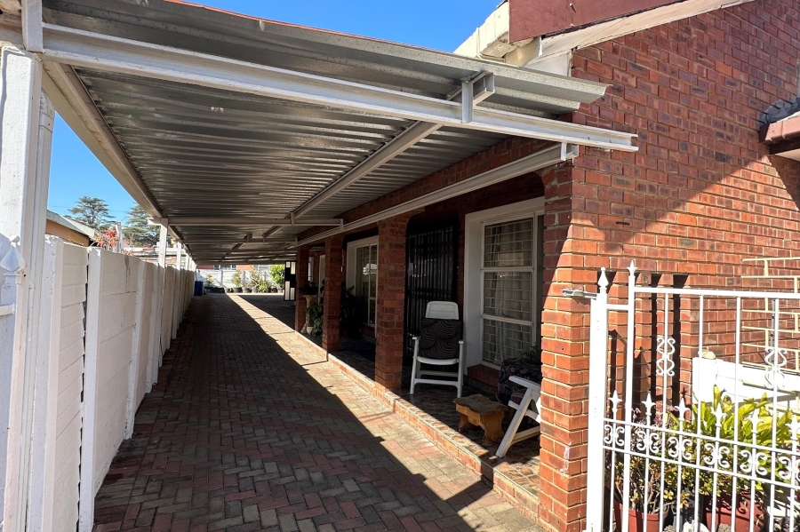 5 Bedroom Property for Sale in Lennoxton KwaZulu-Natal