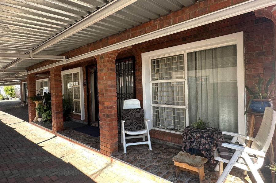 5 Bedroom Property for Sale in Lennoxton KwaZulu-Natal