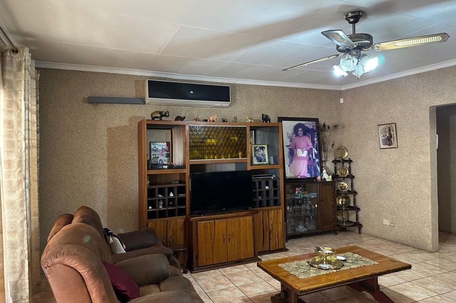 5 Bedroom Property for Sale in Lennoxton KwaZulu-Natal
