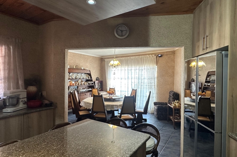5 Bedroom Property for Sale in Lennoxton KwaZulu-Natal