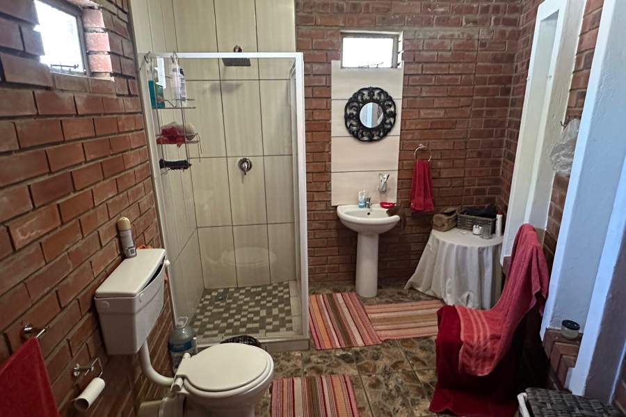 5 Bedroom Property for Sale in Lennoxton KwaZulu-Natal