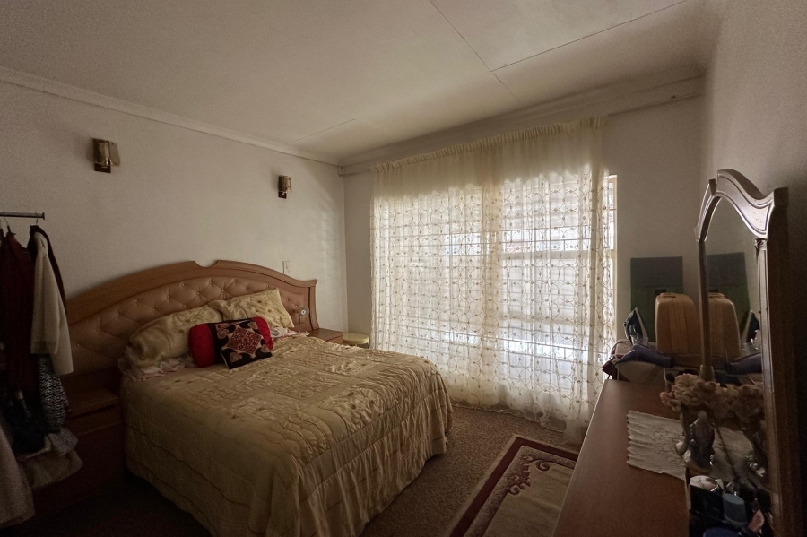 5 Bedroom Property for Sale in Lennoxton KwaZulu-Natal