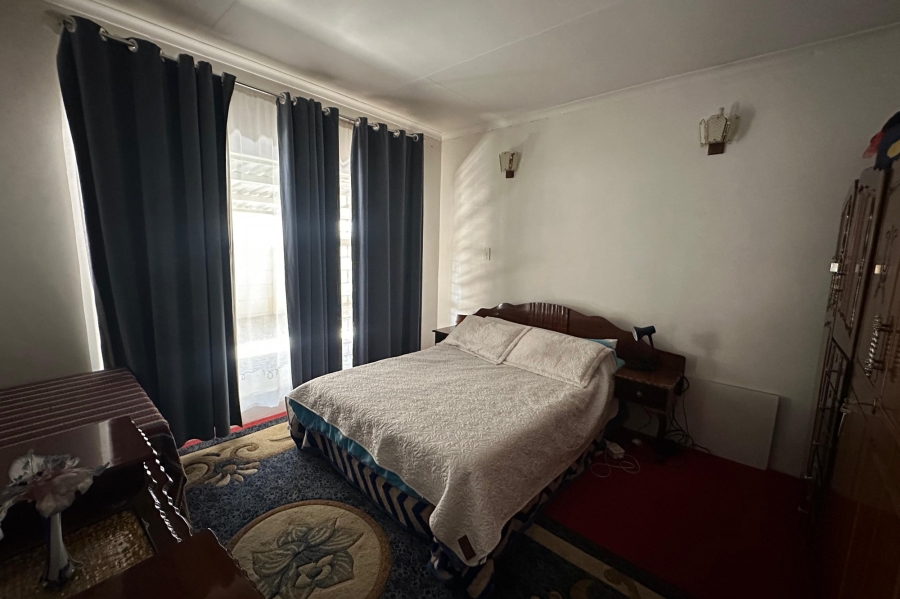 5 Bedroom Property for Sale in Lennoxton KwaZulu-Natal