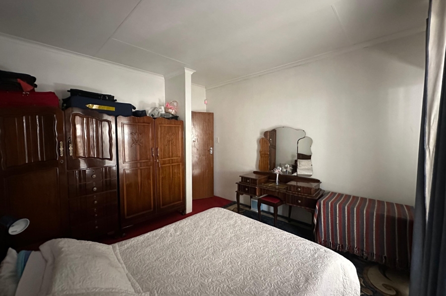 5 Bedroom Property for Sale in Lennoxton KwaZulu-Natal