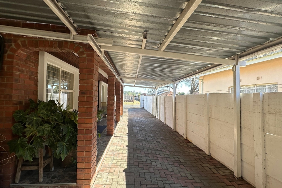 5 Bedroom Property for Sale in Lennoxton KwaZulu-Natal