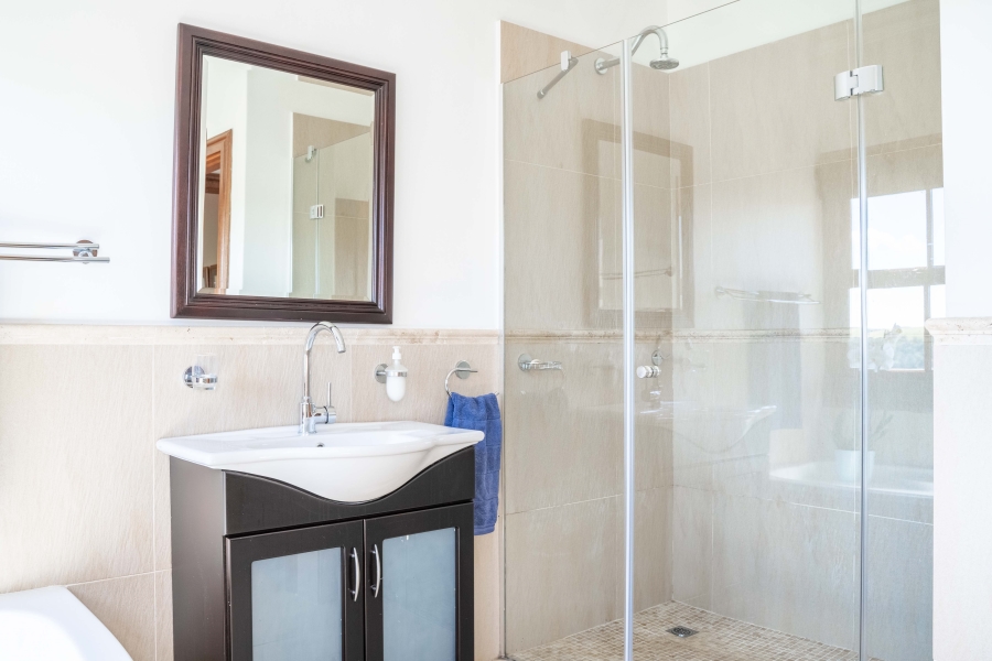 5 Bedroom Property for Sale in Langford Country Estate KwaZulu-Natal