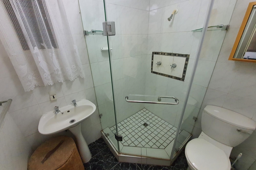 To Let 2 Bedroom Property for Rent in Manaba Beach KwaZulu-Natal