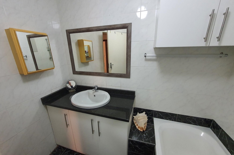 To Let 2 Bedroom Property for Rent in Manaba Beach KwaZulu-Natal