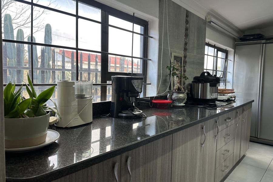 4 Bedroom Property for Sale in Lennoxton KwaZulu-Natal