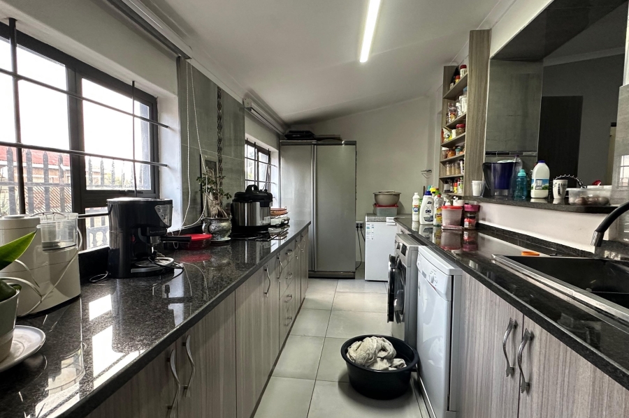 4 Bedroom Property for Sale in Lennoxton KwaZulu-Natal