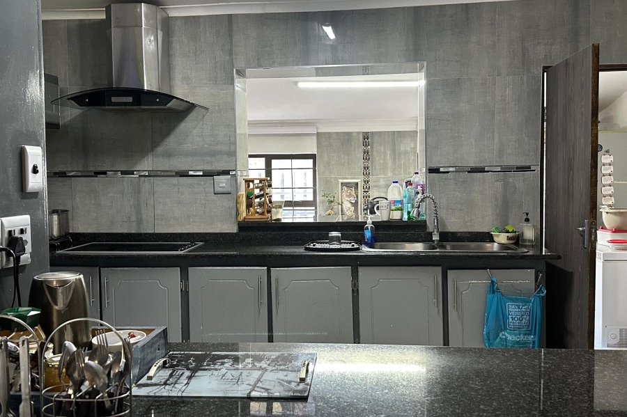 4 Bedroom Property for Sale in Lennoxton KwaZulu-Natal