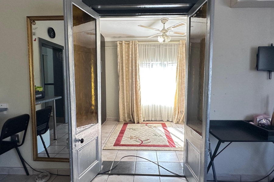 4 Bedroom Property for Sale in Lennoxton KwaZulu-Natal