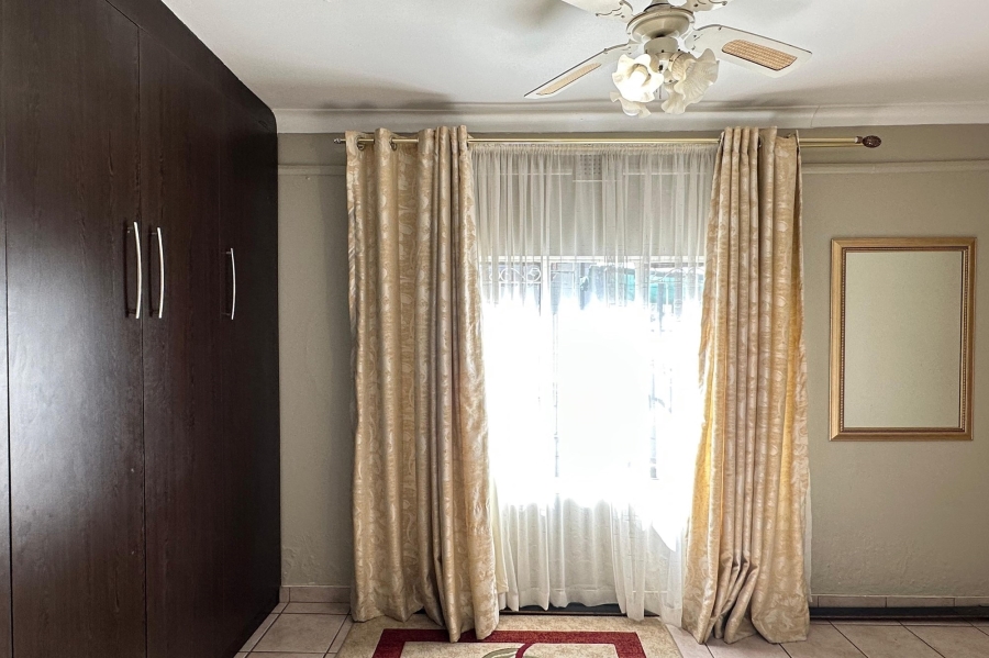 4 Bedroom Property for Sale in Lennoxton KwaZulu-Natal