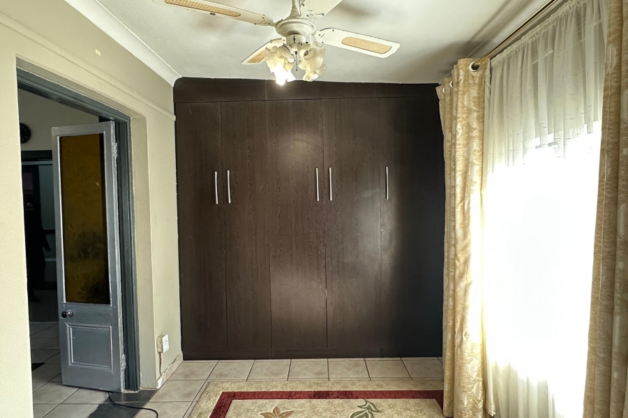 4 Bedroom Property for Sale in Lennoxton KwaZulu-Natal