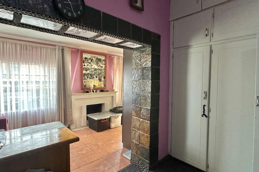 4 Bedroom Property for Sale in Lennoxton KwaZulu-Natal