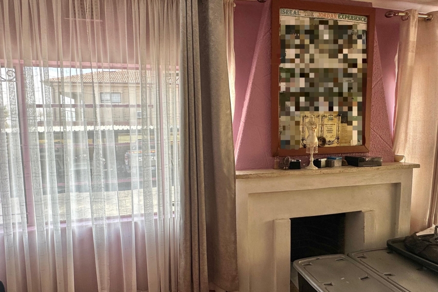 4 Bedroom Property for Sale in Lennoxton KwaZulu-Natal