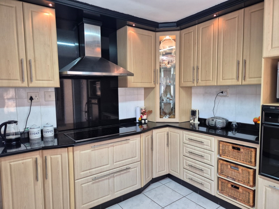 To Let 3 Bedroom Property for Rent in Bluff KwaZulu-Natal