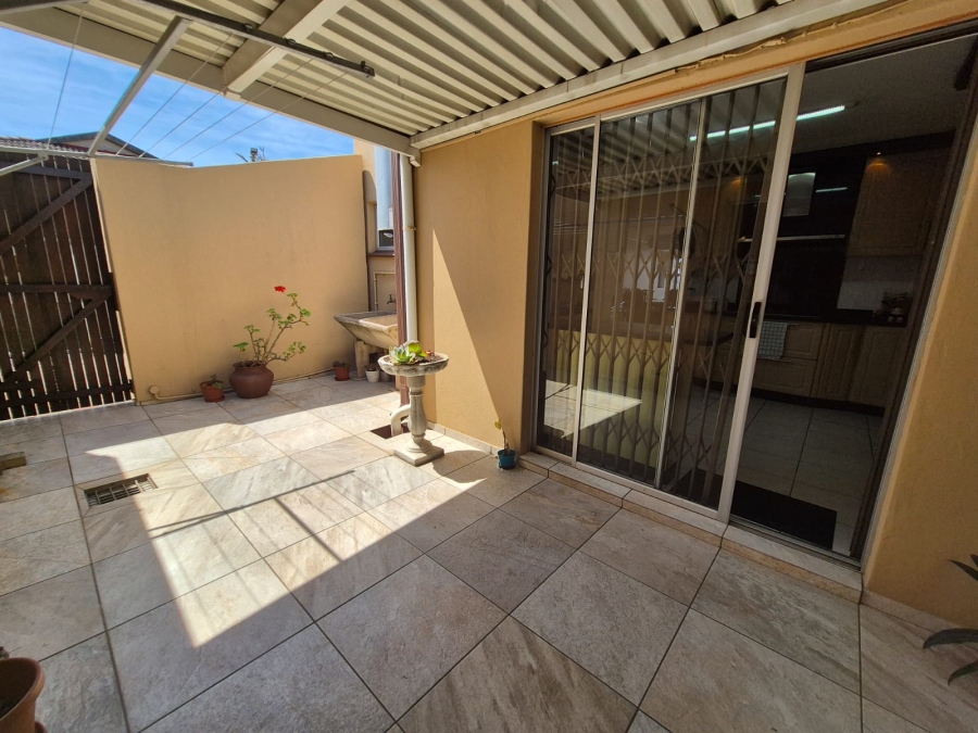 To Let 3 Bedroom Property for Rent in Bluff KwaZulu-Natal