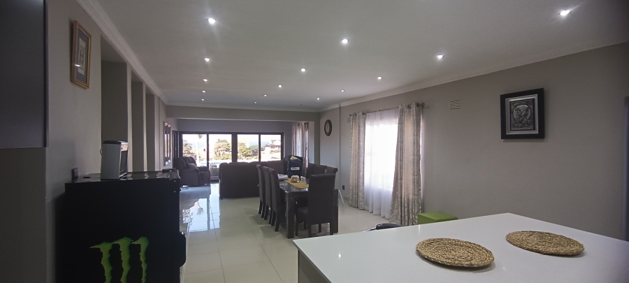 To Let 4 Bedroom Property for Rent in Bluff KwaZulu-Natal