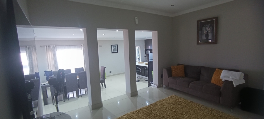 To Let 4 Bedroom Property for Rent in Bluff KwaZulu-Natal