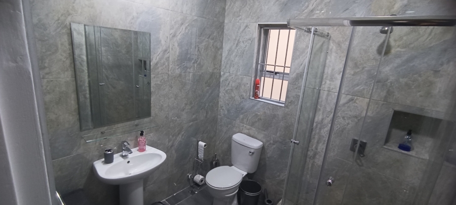 To Let 4 Bedroom Property for Rent in Bluff KwaZulu-Natal