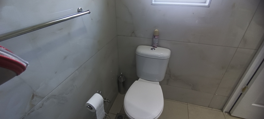 To Let 4 Bedroom Property for Rent in Bluff KwaZulu-Natal