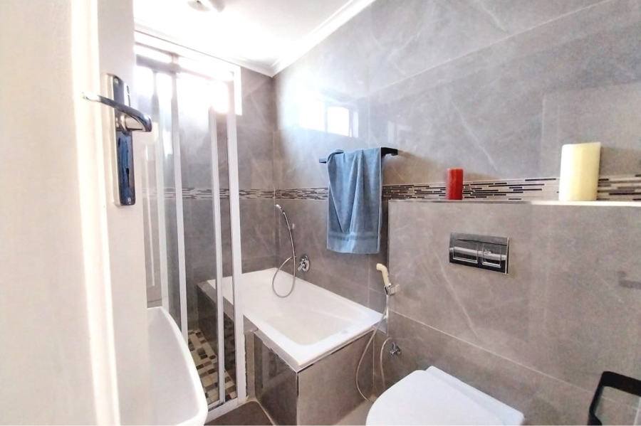 2 Bedroom Property for Sale in North Beach KwaZulu-Natal