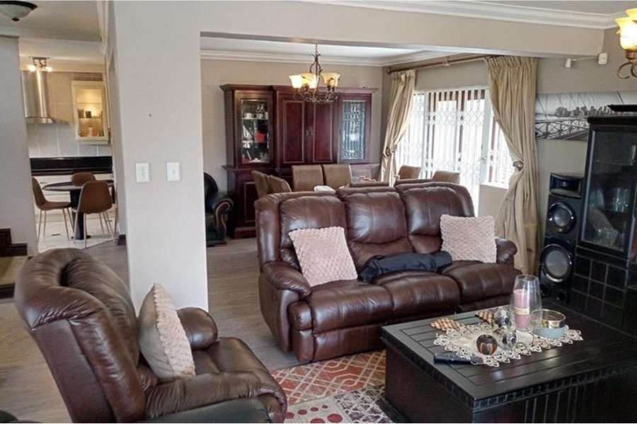 5 Bedroom Property for Sale in Padfield Park KwaZulu-Natal