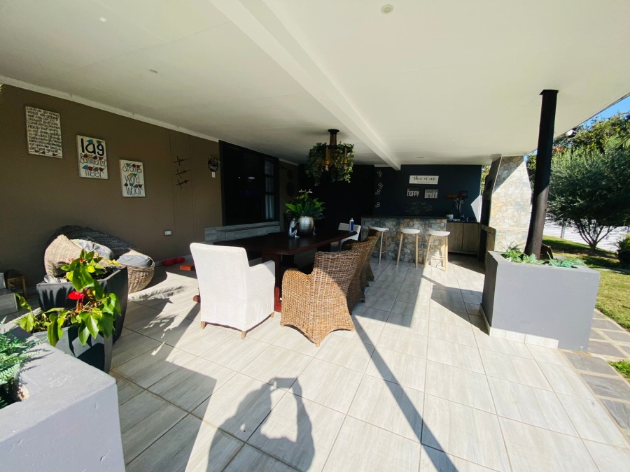 4 Bedroom Property for Sale in Meer En See KwaZulu-Natal