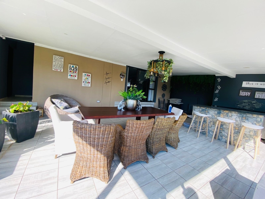 4 Bedroom Property for Sale in Meer En See KwaZulu-Natal