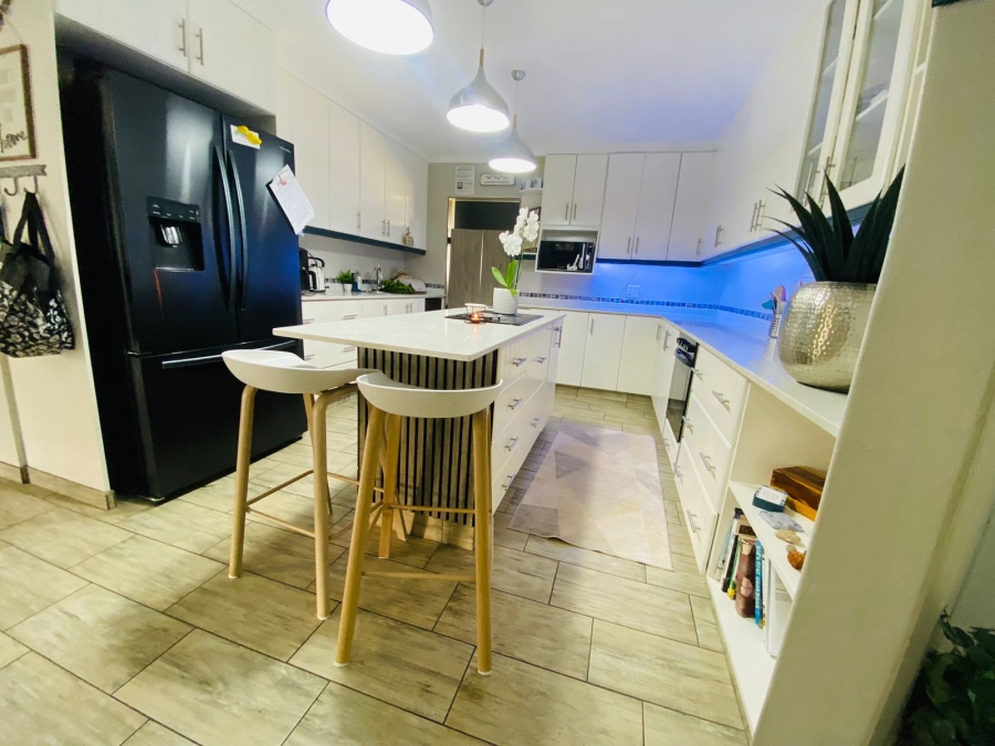 4 Bedroom Property for Sale in Meer En See KwaZulu-Natal