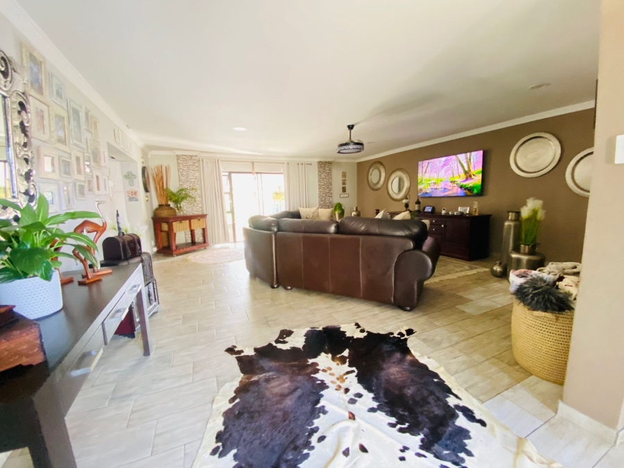 4 Bedroom Property for Sale in Meer En See KwaZulu-Natal