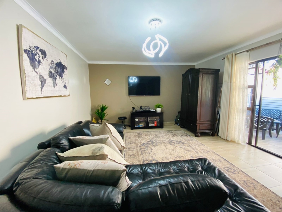 4 Bedroom Property for Sale in Meer En See KwaZulu-Natal