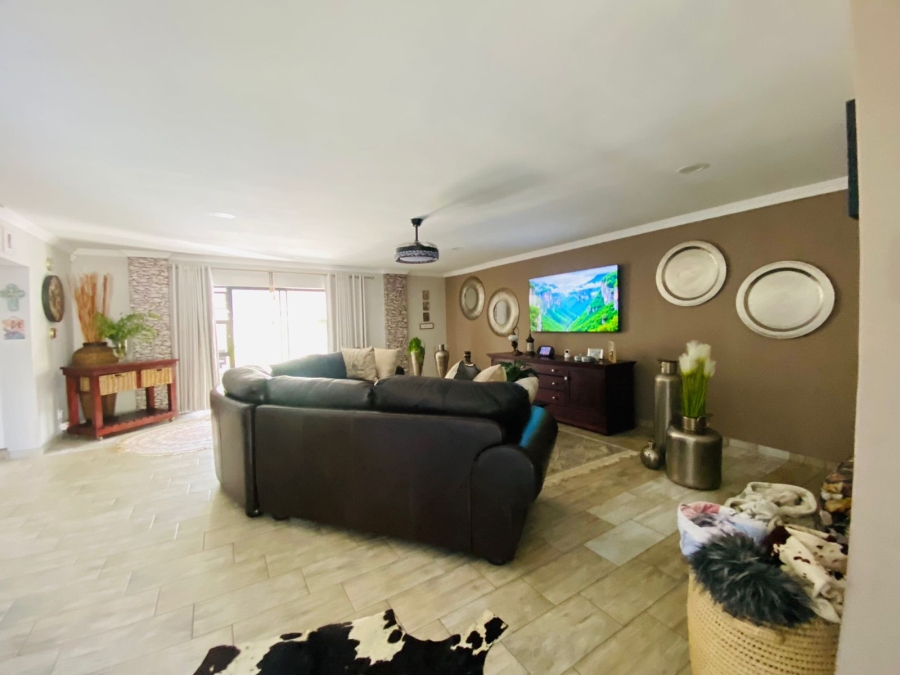 4 Bedroom Property for Sale in Meer En See KwaZulu-Natal