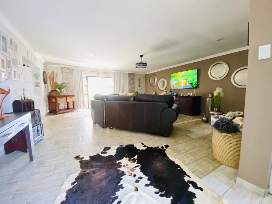 4 Bedroom Property for Sale in Meer En See KwaZulu-Natal