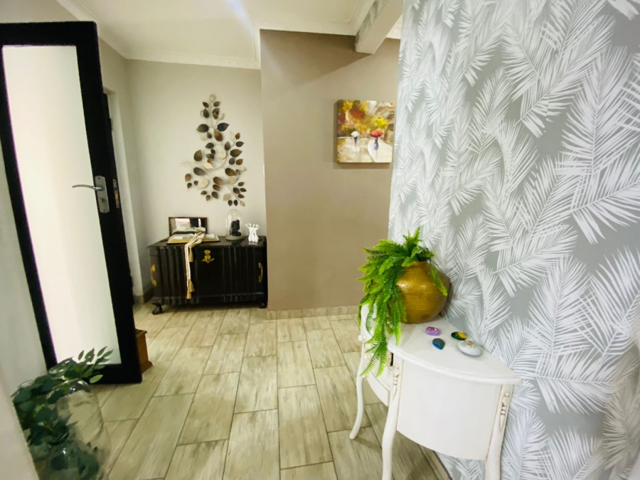 4 Bedroom Property for Sale in Meer En See KwaZulu-Natal