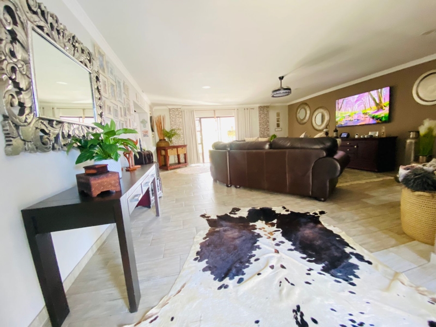 4 Bedroom Property for Sale in Meer En See KwaZulu-Natal