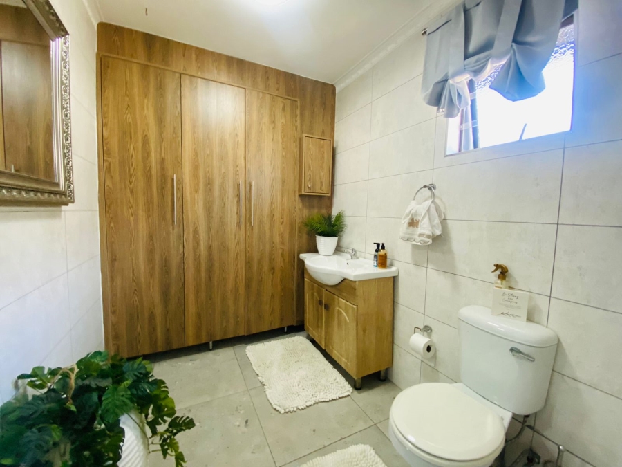 4 Bedroom Property for Sale in Meer En See KwaZulu-Natal