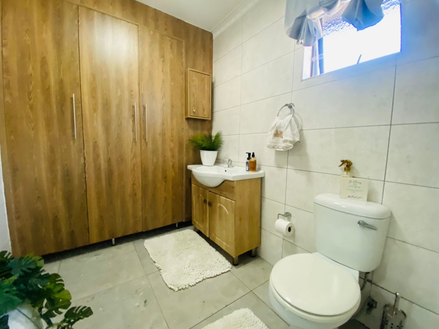 4 Bedroom Property for Sale in Meer En See KwaZulu-Natal