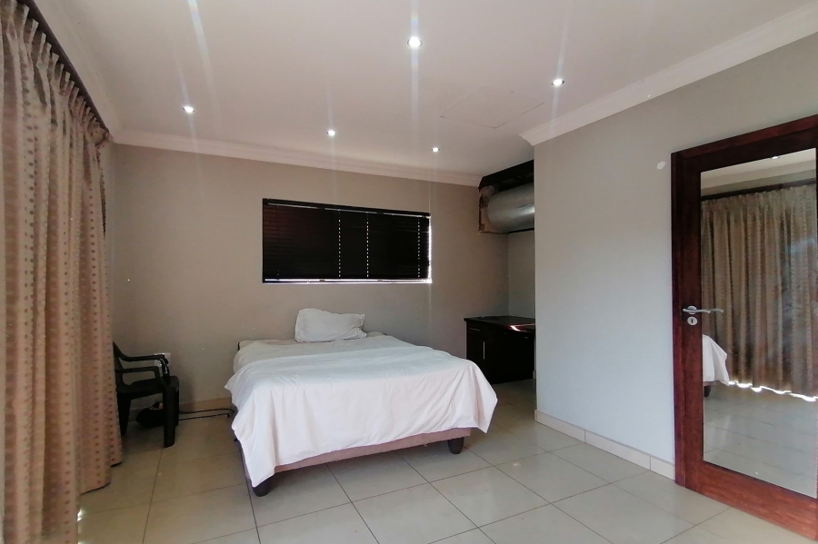 4 Bedroom Property for Sale in St Michaels On Sea KwaZulu-Natal