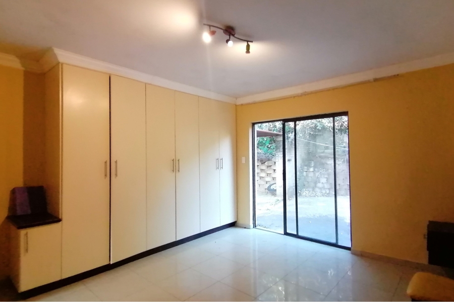 4 Bedroom Property for Sale in St Michaels On Sea KwaZulu-Natal