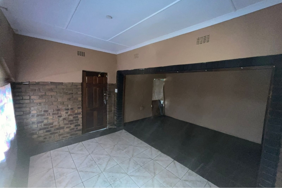 6 Bedroom Property for Sale in Glencoe KwaZulu-Natal