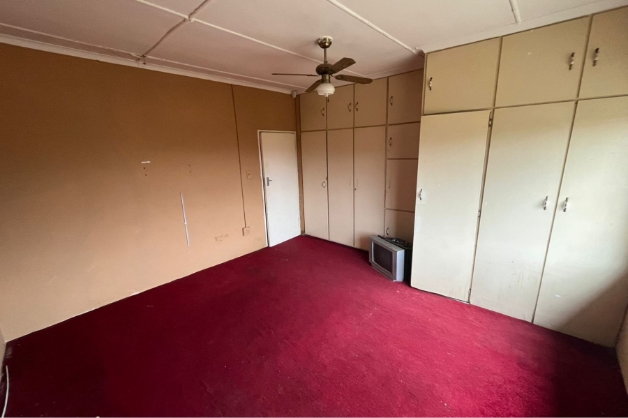 6 Bedroom Property for Sale in Glencoe KwaZulu-Natal