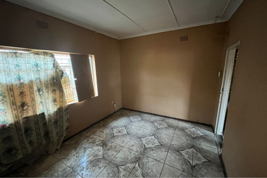 6 Bedroom Property for Sale in Glencoe KwaZulu-Natal