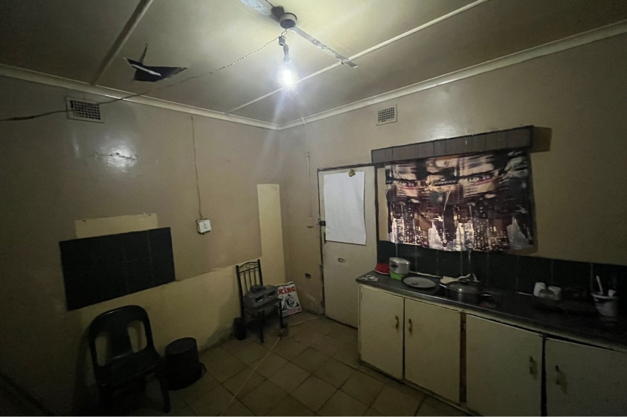 6 Bedroom Property for Sale in Glencoe KwaZulu-Natal